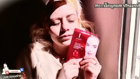 apple face skin care cute relaxing moment 1733497535