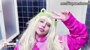 Full Kitty Party • Food • Review • Hair Extensions • Ahegao • Toothbrushing
